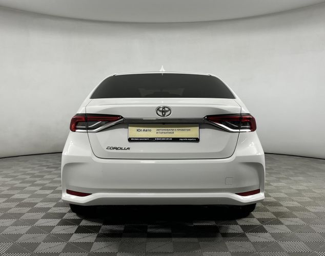 Toyota Corolla  Комфорт (CVT) 18