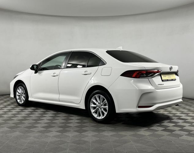 Toyota Corolla  Комфорт (CVT) 18