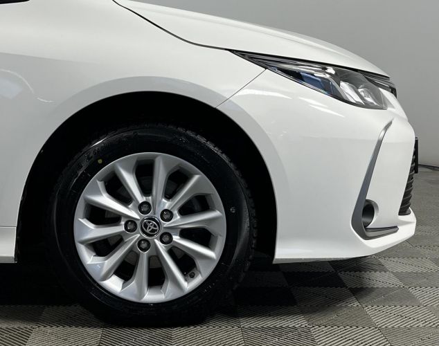 Toyota Corolla  Комфорт (CVT) 18