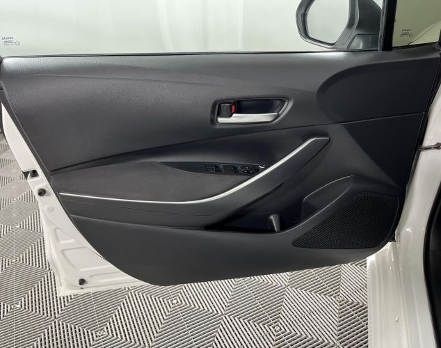 Toyota Corolla  Комфорт (CVT) 18