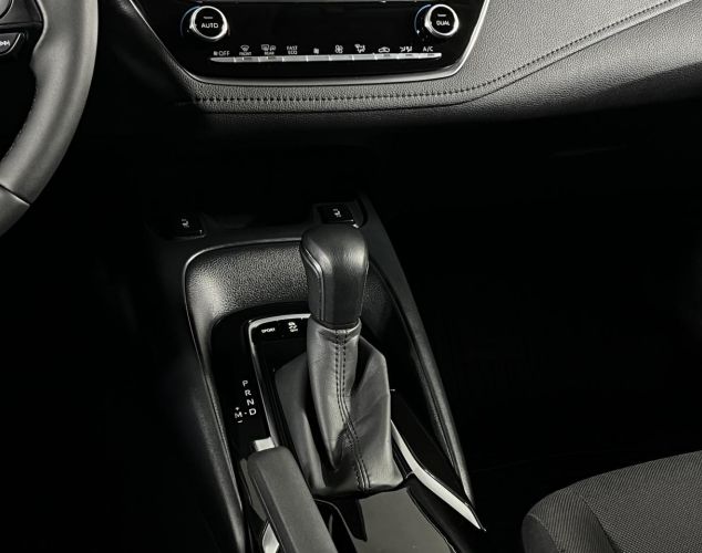 Toyota Corolla  Комфорт (CVT) 18