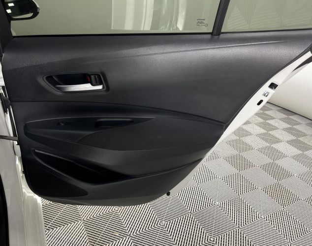 Toyota Corolla  Комфорт (CVT) 18