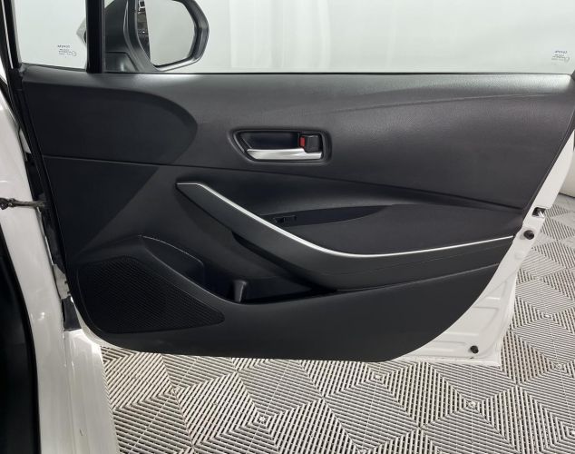 Toyota Corolla  Комфорт (CVT) 18