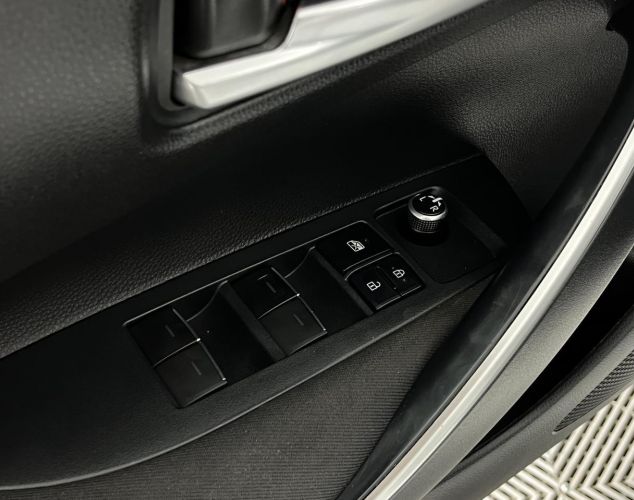 Toyota Corolla  Комфорт (CVT) 18