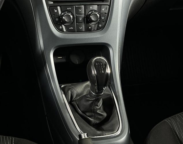 Opel Astra  Базовая