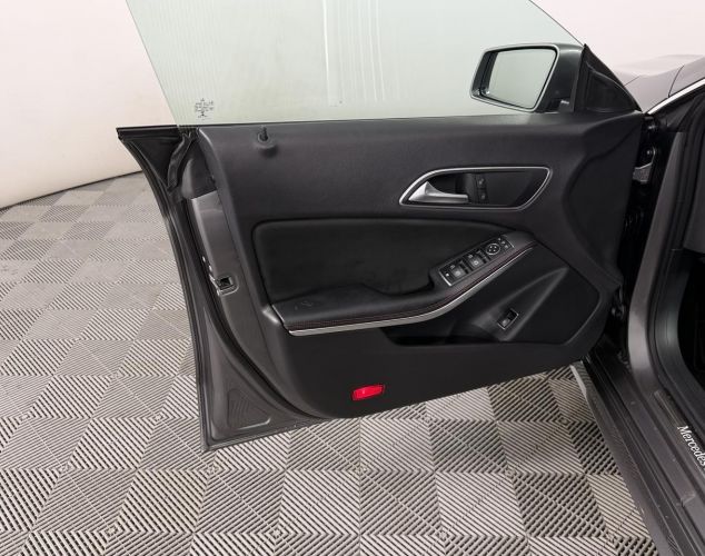 Mercedes-Benz CLA-Класс  