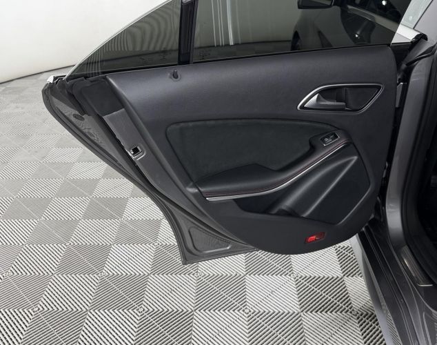 Mercedes-Benz CLA-Класс  