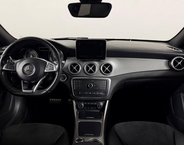 Mercedes-Benz CLA-Класс  