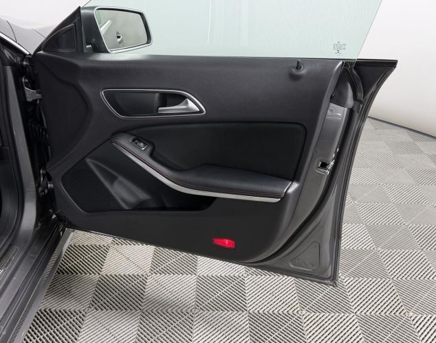 Mercedes-Benz CLA-Класс  