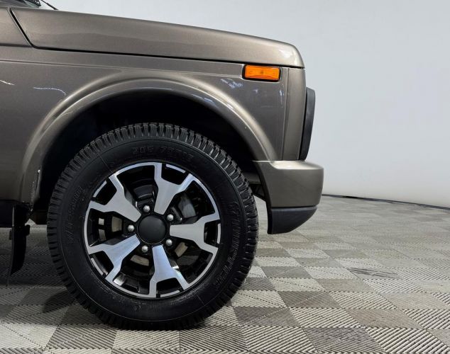 LADA (ВАЗ) Niva (4x4)  Luxe Urban