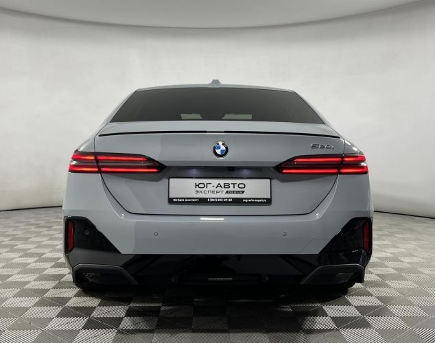 BMW 5 серия  