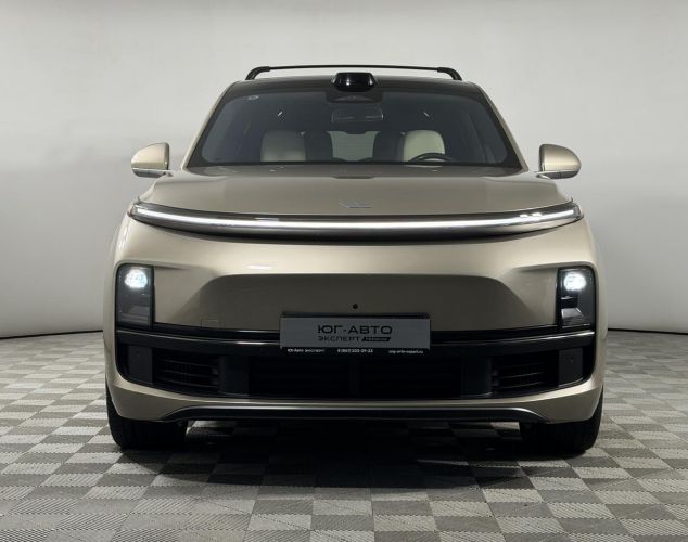 LiXiang (Li Auto) L9  