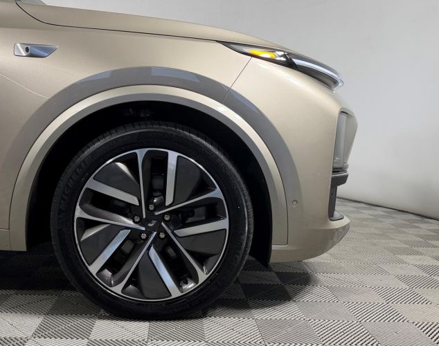 LiXiang (Li Auto) L9  