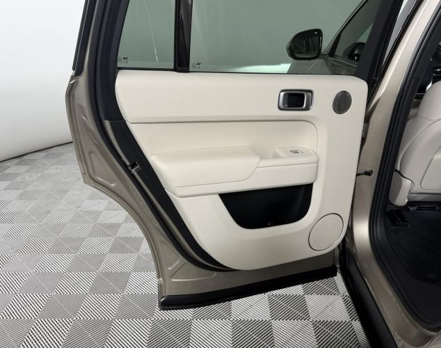 LiXiang (Li Auto) L9  