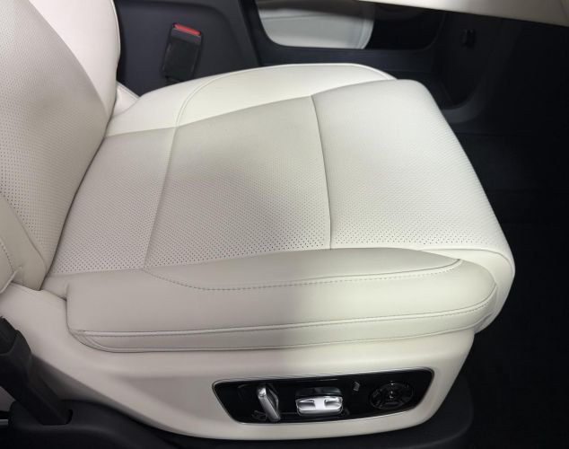 LiXiang (Li Auto) L9  