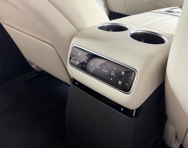 LiXiang (Li Auto) L9  