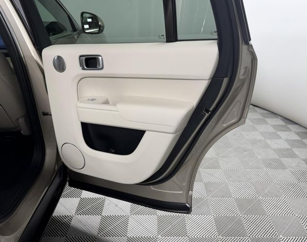 LiXiang (Li Auto) L9  