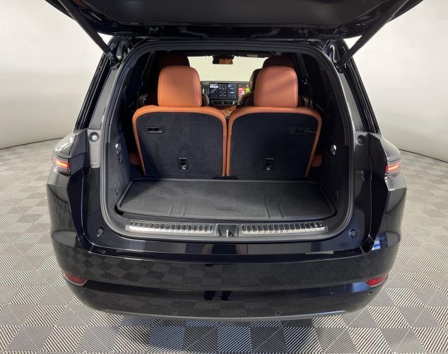 LiXiang (Li Auto) L9  