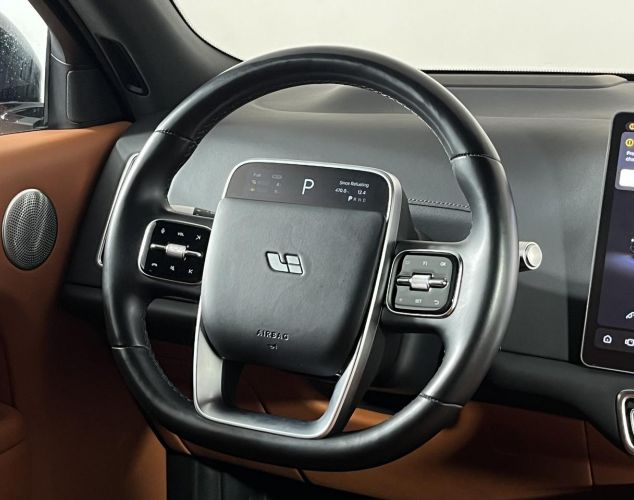 LiXiang (Li Auto) L9  