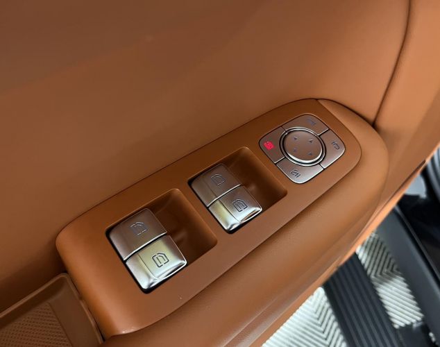 LiXiang (Li Auto) L9  