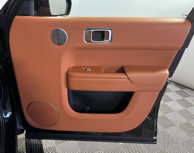 LiXiang (Li Auto) L9  