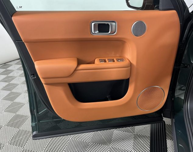 LiXiang (Li Auto) L7  