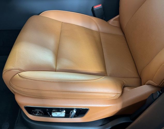 LiXiang (Li Auto) L7  