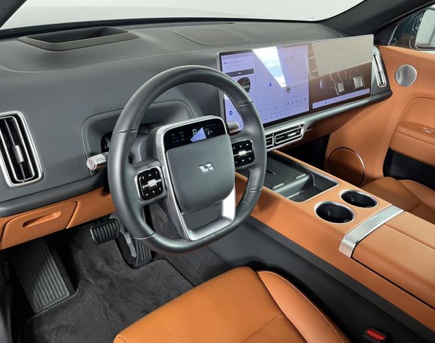 LiXiang (Li Auto) L7  