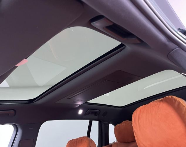 LiXiang (Li Auto) L7  