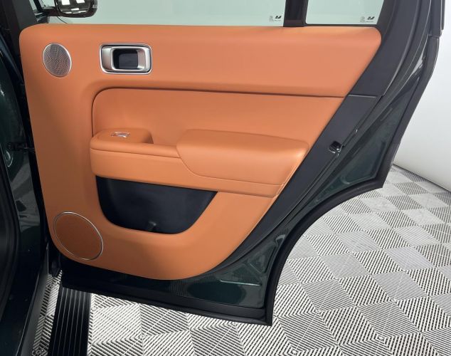 LiXiang (Li Auto) L7  