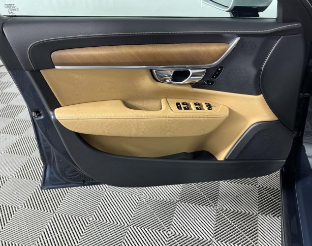 Volvo S90  Inscription