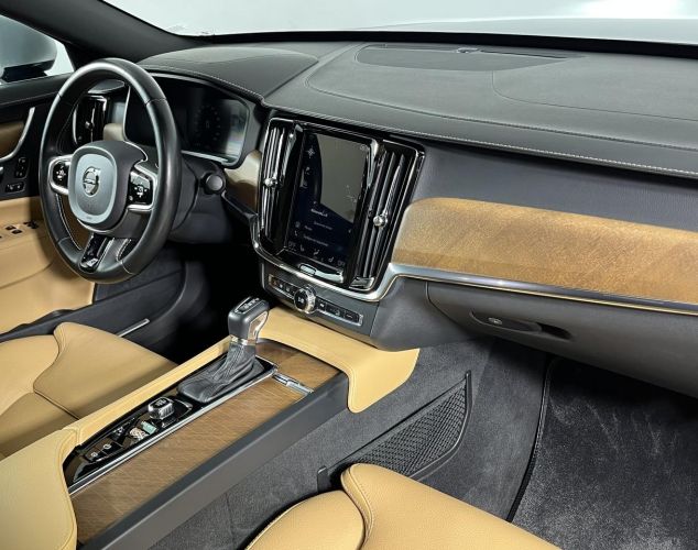 Volvo S90  Inscription