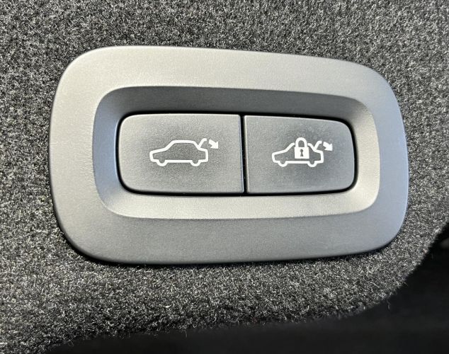 Volvo S90  Inscription