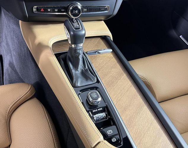 Volvo S90  Inscription