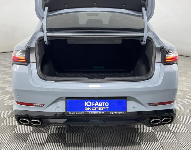 Geely Preface  Флагман