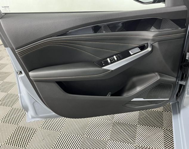 Geely Preface  Флагман