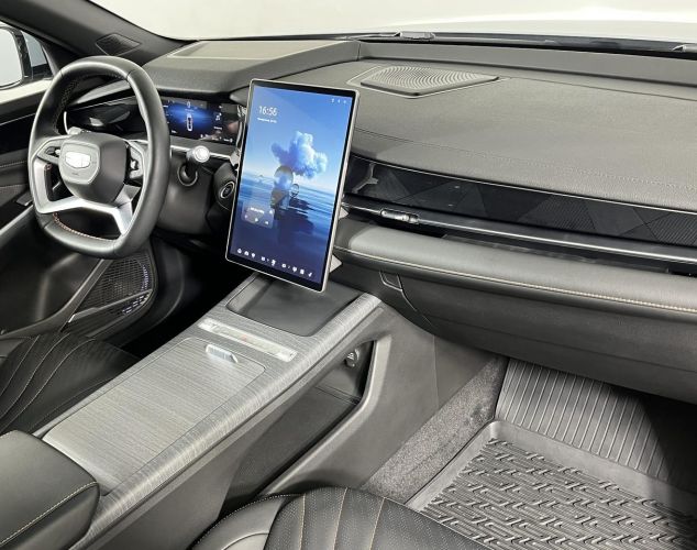 Geely Preface  Флагман