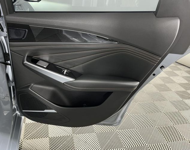 Geely Preface  Флагман