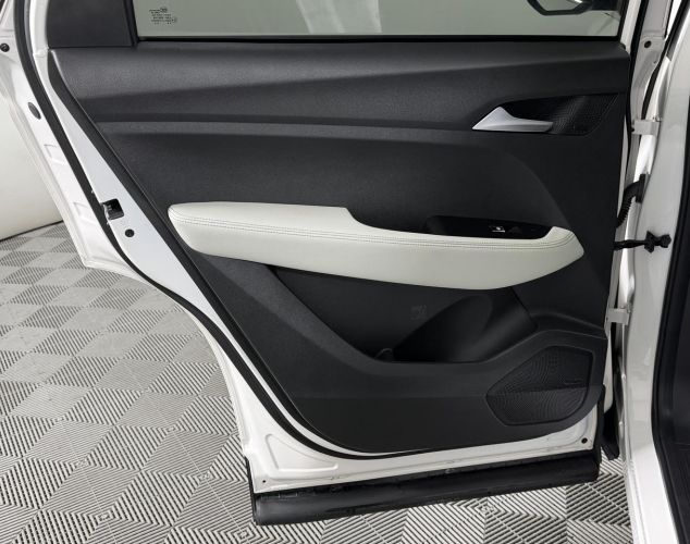 Chevrolet NAV Captiva  Premier 7 Seats