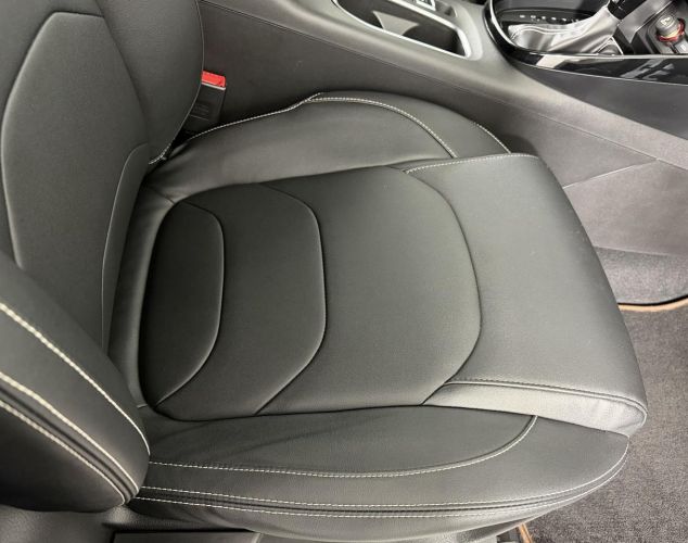 Chevrolet NAV Captiva  Premier 7 Seats