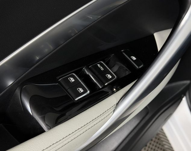 Chevrolet NAV Captiva  Premier 7 Seats