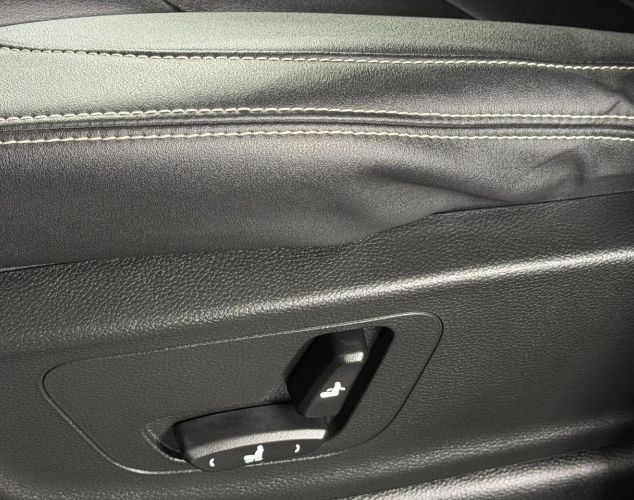 Chevrolet NAV Captiva  Premier 7 Seats