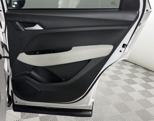 Chevrolet NAV Captiva  Premier 7 Seats