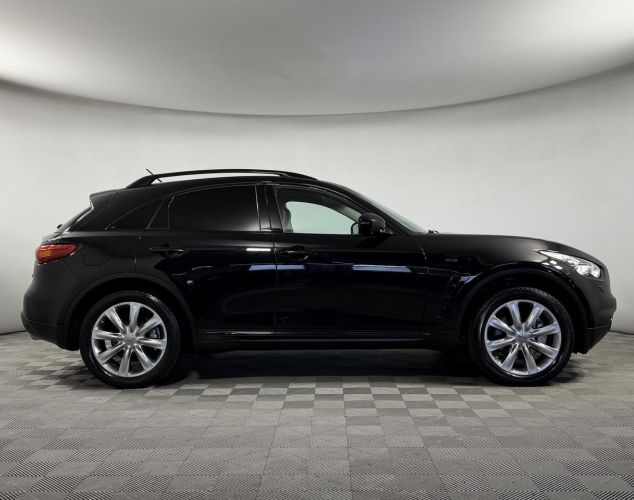 Infiniti QX70  