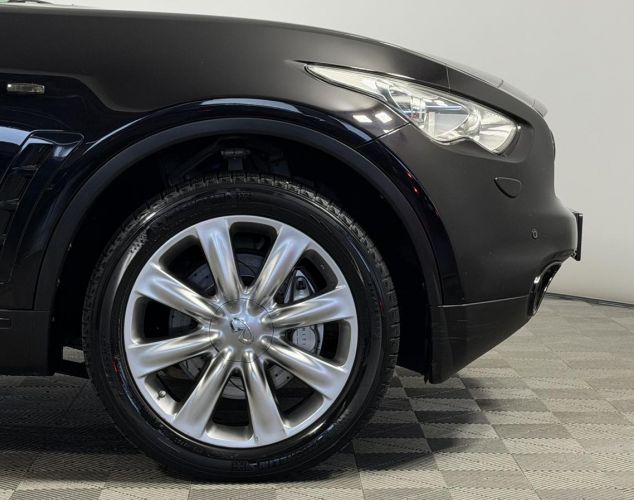 Infiniti QX70  