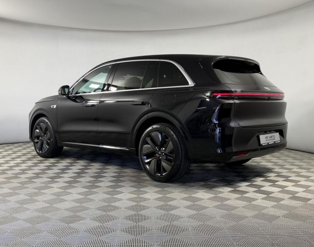 LiXiang (Li Auto) L6  Max