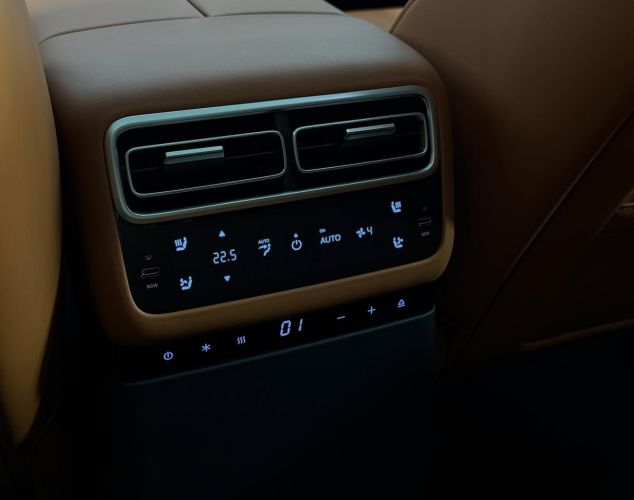 LiXiang (Li Auto) L6  Max