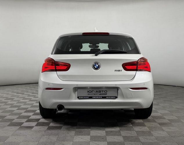 BMW 1 серия  118i Base