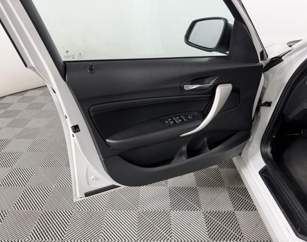 BMW 1 серия  118i Base