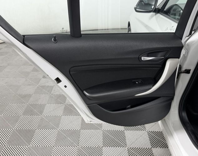 BMW 1 серия  118i Base